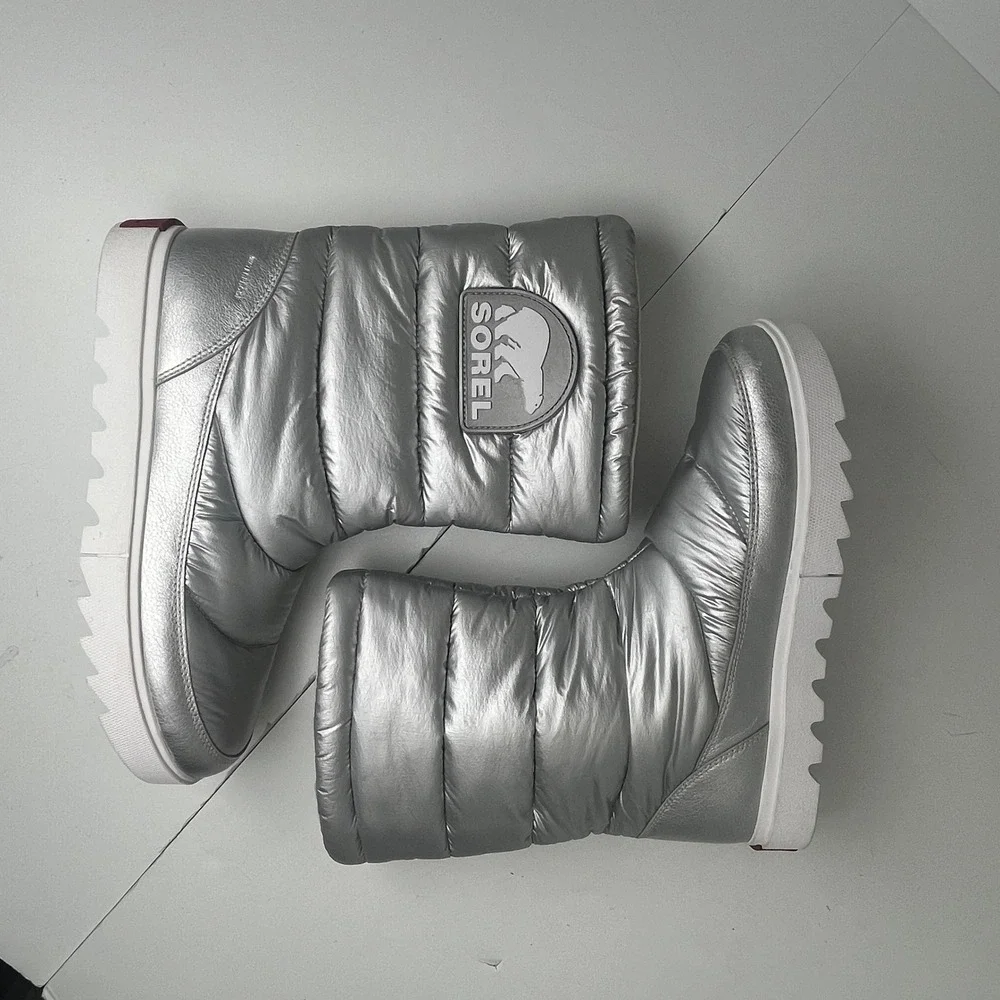 Sorel Waterproof Metallic Silver Puffer Snow Boots‎ Womens 9.5 Après Ski Y2K